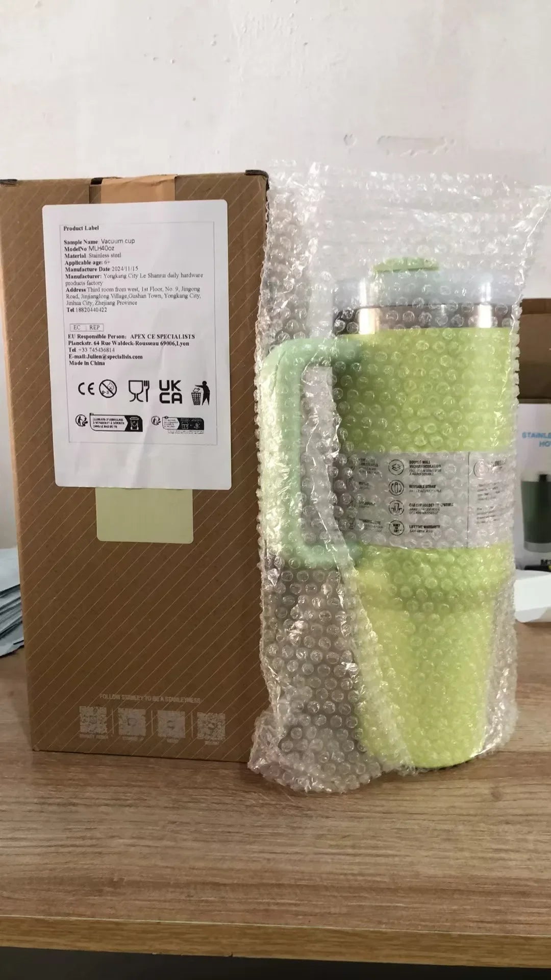 2025 Large Capacity 40Oz Stainless Steel Vacuum Flask - Insulated Tumbler Cup with Lids and Straws, Perfect for Travel